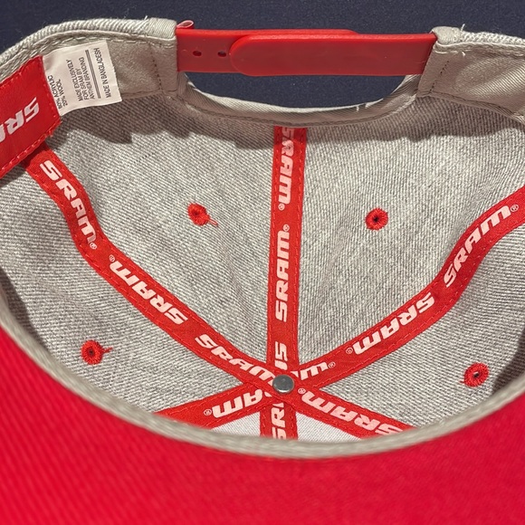 SRAM Grey and Red Cycling Gear Patch Cap Hat Trucker Snapback - Picture 4 of 5
